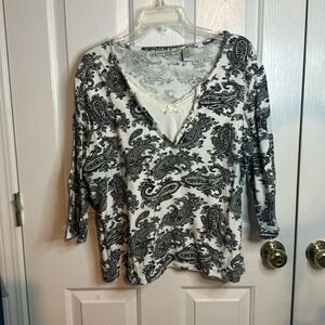 Requirements Woman Paisley Henley Top 2X Black White Lace Trim‎